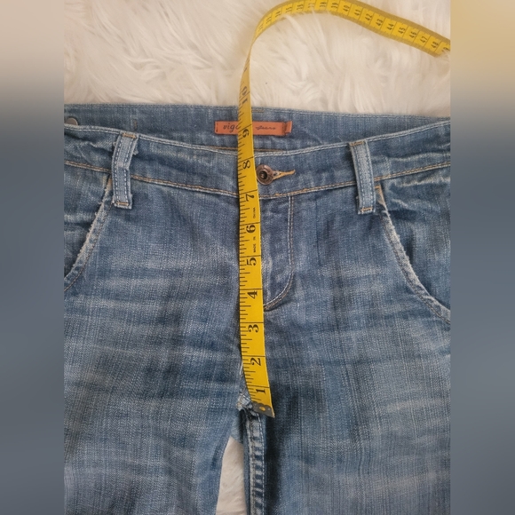 Rare Find-Vigoss Womans Embroidered Strait Leg Jeans - Picture 9 of 16